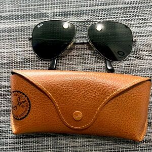 Black Ray Ban 58mm Aviator Sunglasses with case